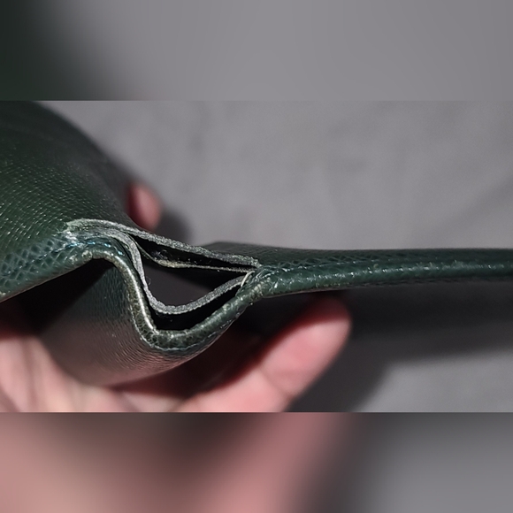 Louisvuitton taiga bifold wallet - Picture 8 of 10